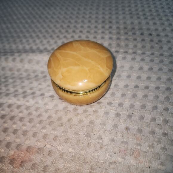 VINTAGE HAND CARVED ALABASTER ROUND TRINKET BOX - Picture 1 of 5